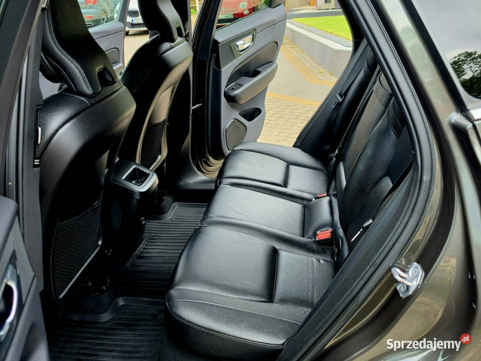 Volvo XC 60 B4 20 Benzyna 197 Insciption Salon I elektrycznie ustawiane fotele Skępe sprzedam