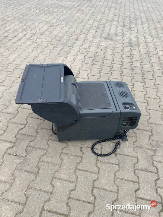 Sprzedam lodówkę 24V ze stolikem do MAN ładna Nowogród