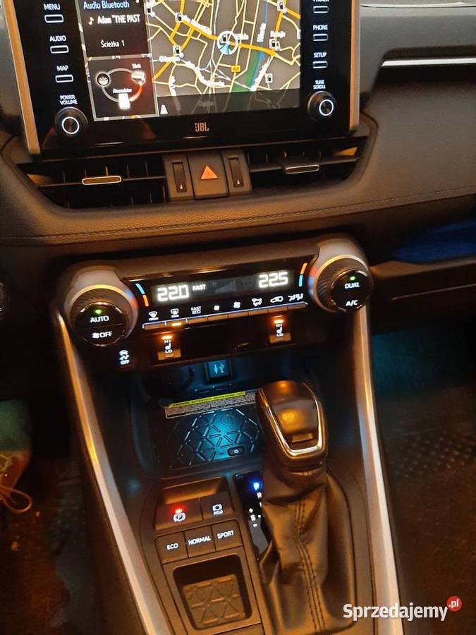 Toyota Rav 4 Selection JBL 4x2