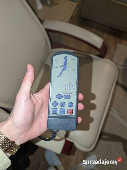 Fotel do masażu z podnóżkiem DAWNA JAKOŚĆ Mrągowo