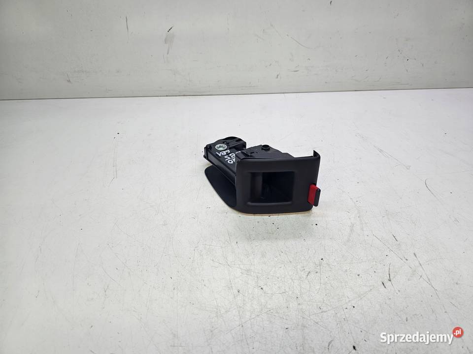 ZAMEK KANAPY LEWY TYŁ AUDI A3 8V VW 5Q0881681