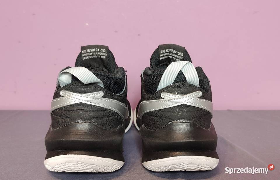 Buty Nike Team Hustle do koszykówki rozmiar 375 Jasień