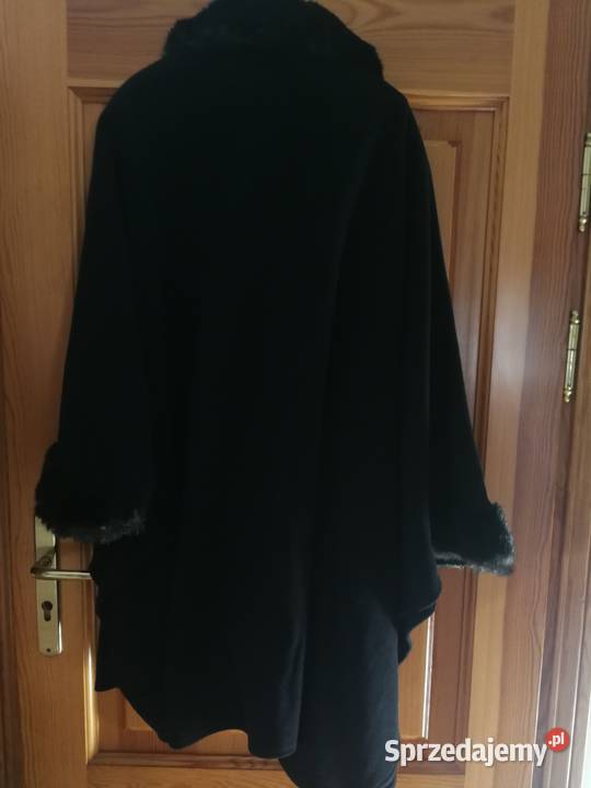 Wełniane czarne poncho Vittoria Verani plus size Kuźnia Raciborska