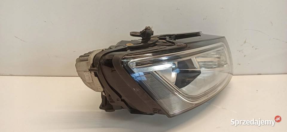 AUDI Q5 2015 LAMPA PRAWY PRZÓD ANGLIK RHD osobowe