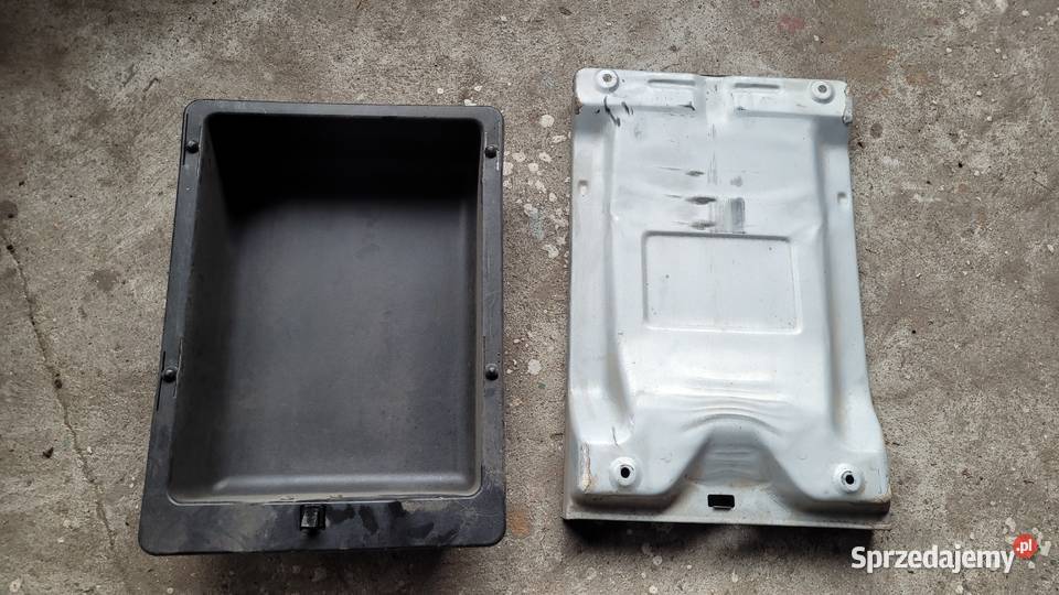 Suzuki Grand Vitara 9905 Schowek pod siedzenie Schowki, półki Włocławek sprzedam