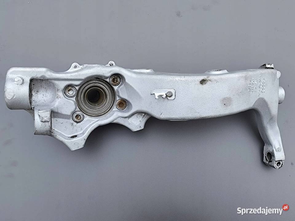 AUDI S8 D2 42 360 ZWROTNICA PIASTA PRAWY PRZÓD osobowe Przemęt