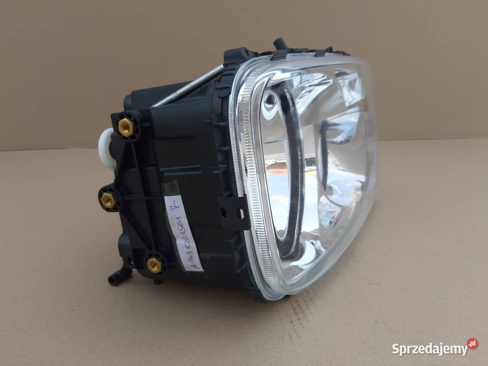 MERCEDES ACTROS MP3 REFLEKTOR PRAWY NOWY