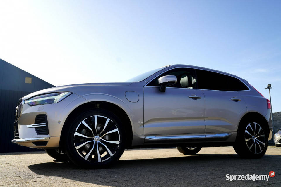 Volvo XC 60 RECHARGE panorama 4x4 kamery 360 acc serwisowany w ASO Otmuchów