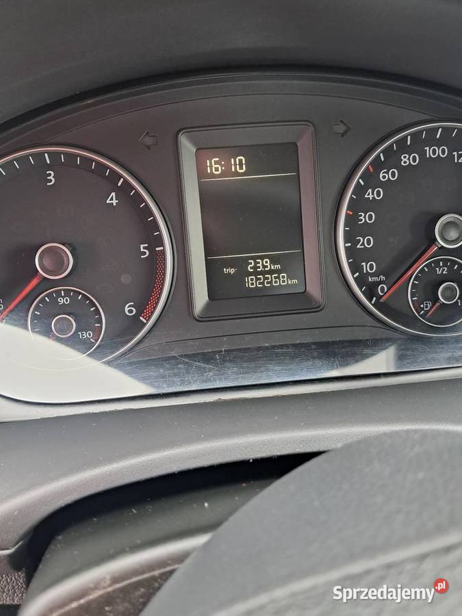 Vw Caddy 7 osób 2012 silnik 16TDI Klimatyzacja czerwony Chełmno