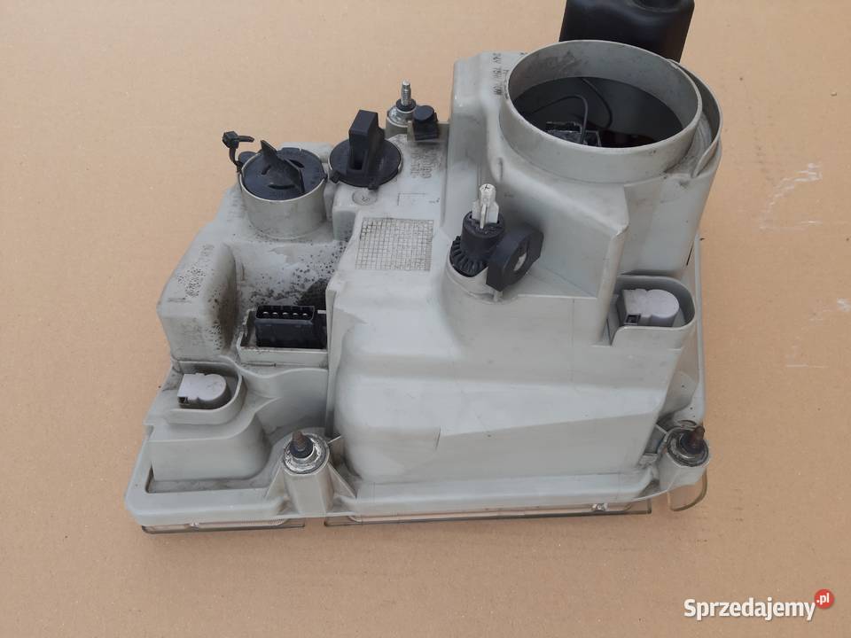 VOLVO FL FE REFLEKTOR LEWY LAMPA LEWA 20818765 lampy przednie sprzedam