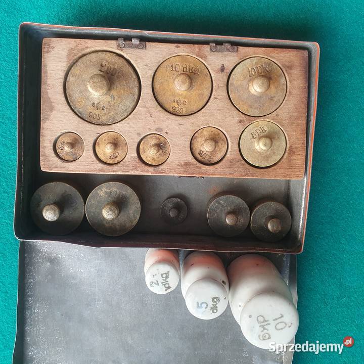 Staresygnowane odważniki handlowe z brązu 13 3 z