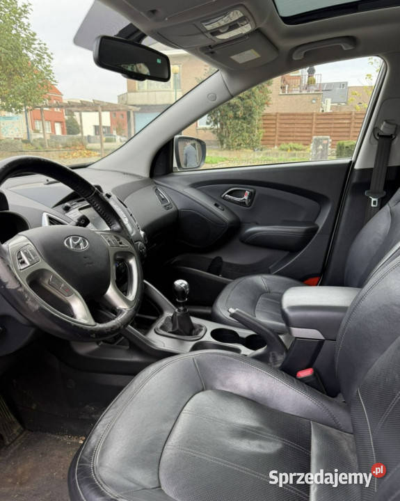 Hyundai ix35 20crdi 4x4 AWD skóry ledy Navi ESP Gdańsk sprzedam