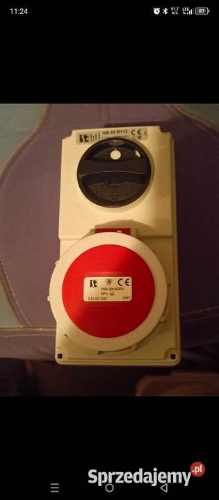 Gniazdo z wyłącznikiem i blokadą sprzedam