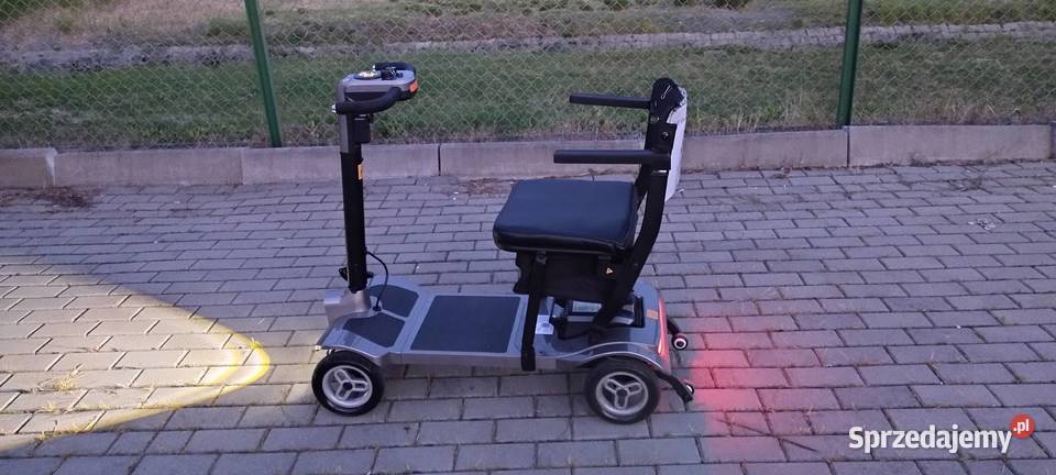 Inwalidzki składany skuter elektryczny lekki i