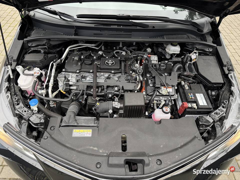 Toyota Corolla Sedan 18 Hybrid 140 Wersja aluminiowe felgi pomorskie Gdańsk
