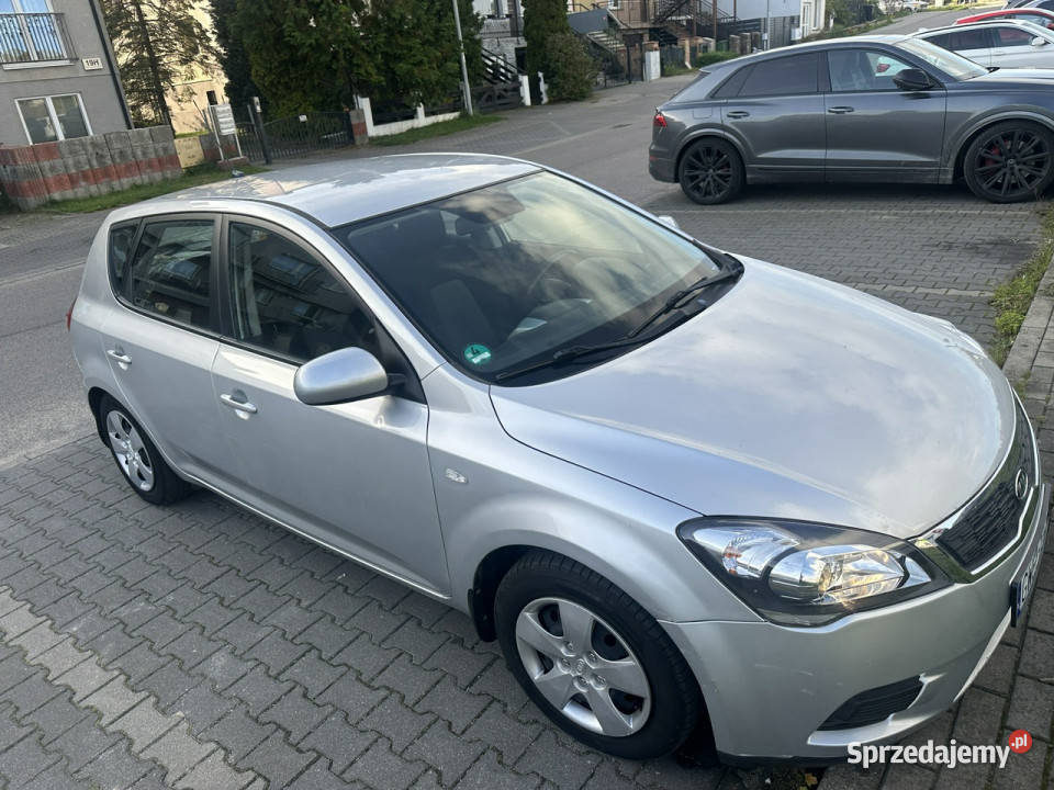 Kia Ceed Mocna benzyna 8 airbag klima isofix gniazdo AUX pomorskie