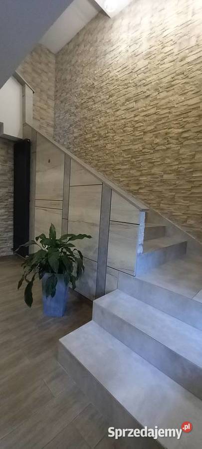 Dom jednorodzinnyduża działkabudynki na Sprzedaż Kłomnice