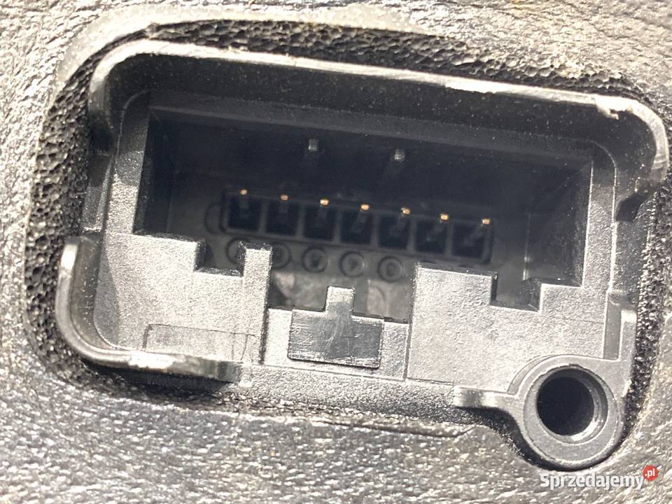 ZAMEK DRZWI LEWY TYŁ VW GOLF VII Hatchback