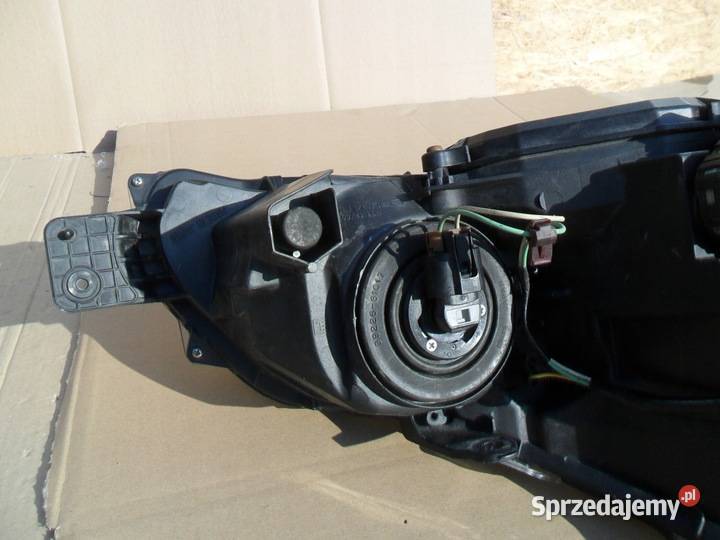 Subaru Legacy Outback Xenon Reflektor Lewy 09