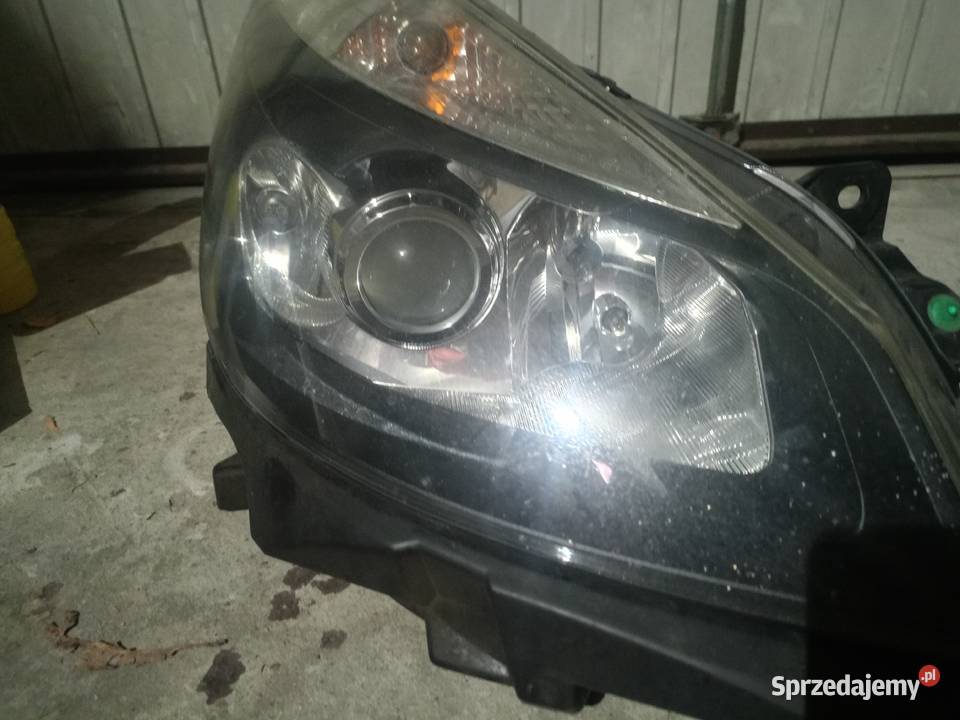 Lampy przód soczewka doświetlanie zakrętu clio3 śląskie Kłomnice sprzedam