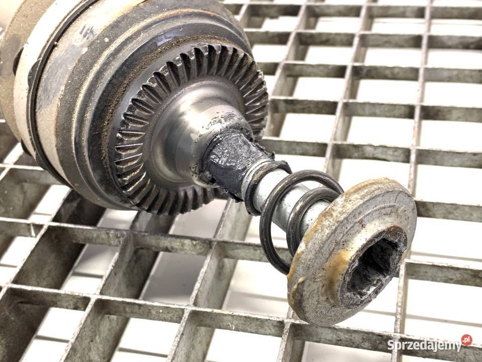 PÓŁOŚ LEWY TYŁ BMW G30 8664045 20 150 osobowe Półosie