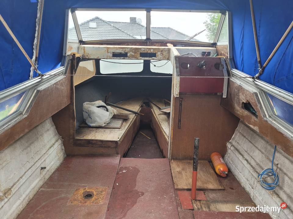 Szwedzka łódź kabinowa duża lekka 520 Rok produkcji 1990 Oborniki