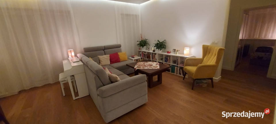 Centrum Międzylesia 4 pokoje 86 m SKM winda Warszawa