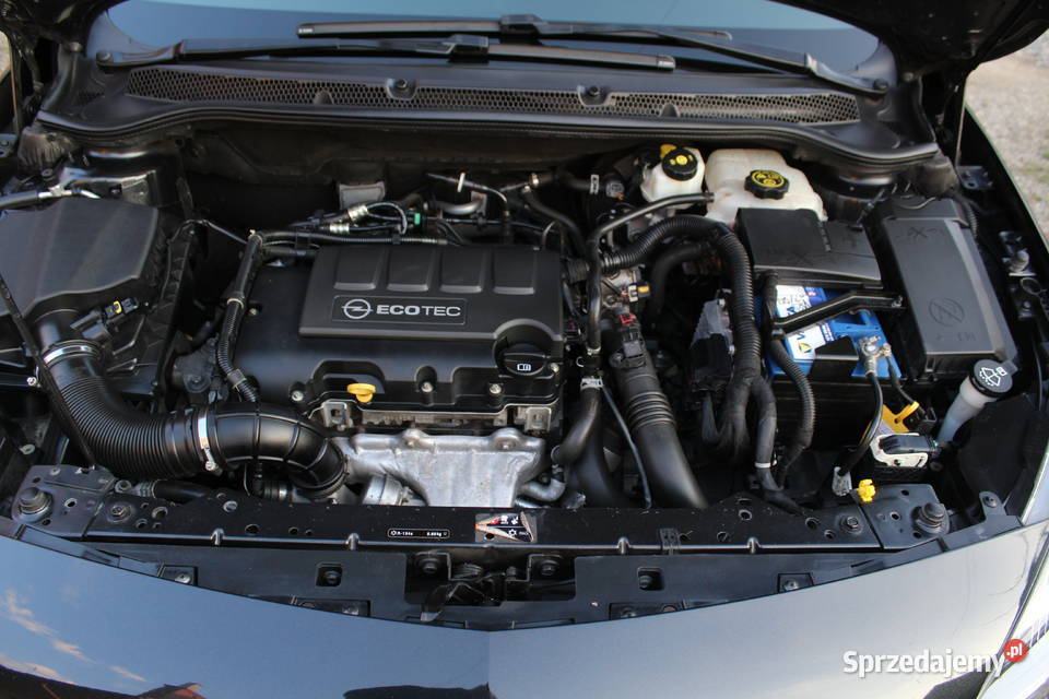 Opel Astra J Sports Tourer 14 Turbo 140 2013r Blizne