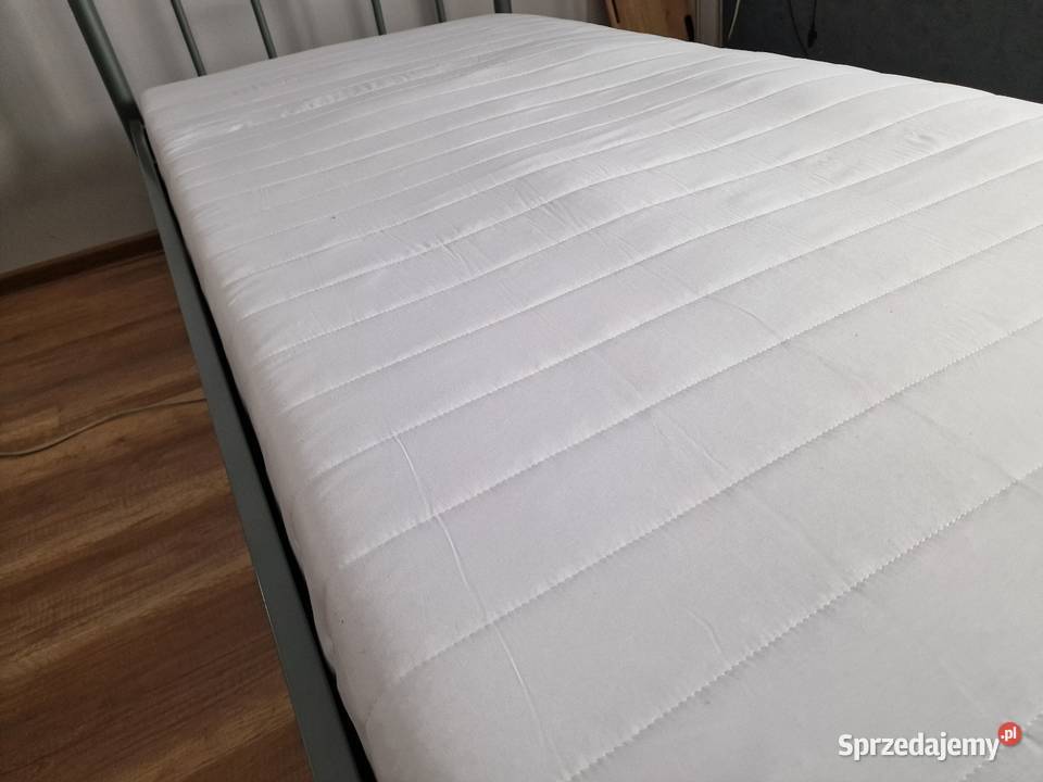 Łóżko 200x90 z nowym materacem Strzebiń