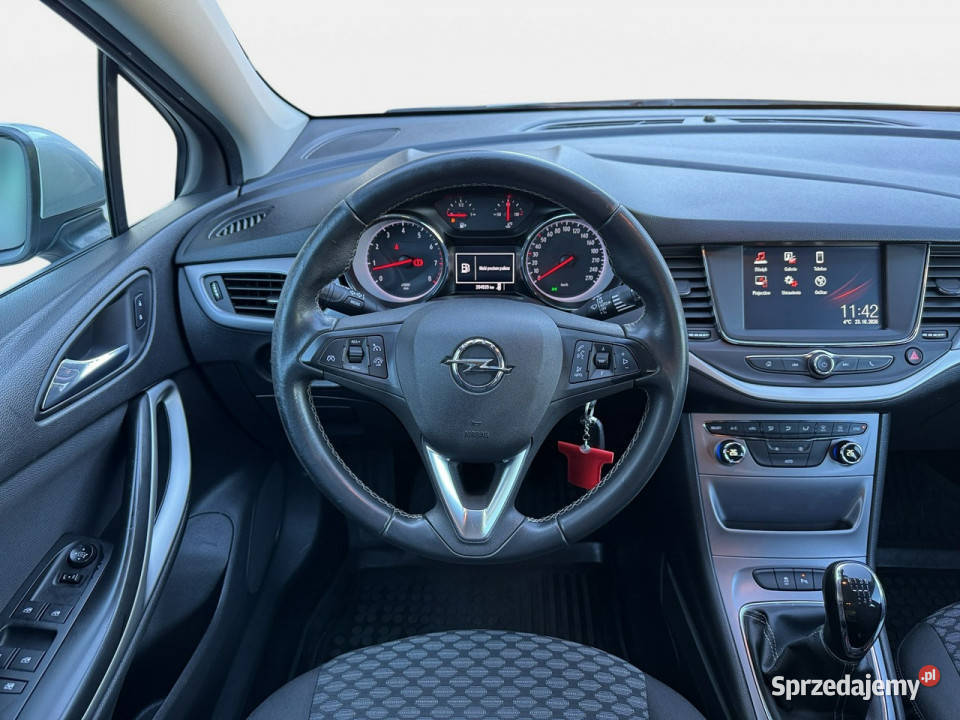 Opel Astra 14T 125 M6 2018 r salon serwisowany Rok produkcji 2018 Myślenice