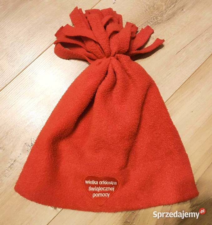 Czapka zimowa w kolorze czerwonym z pomponem z Ciechocinek