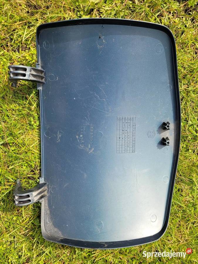 PIAGGIO VESPA ET2 ET4 zaslepka klapka schowek Plastiki Piła sprzedam