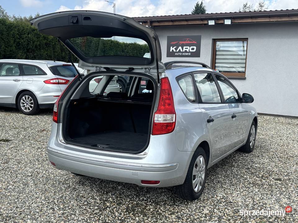 Hyundai i30 CW welurowa tapicerka Paniówki