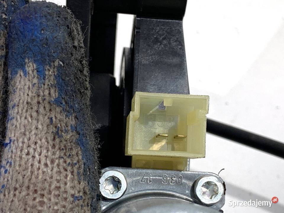 PODNOŚNIK SZYBY PRAWY PRZÓD AUDI A4 B9 Kombi osobowe