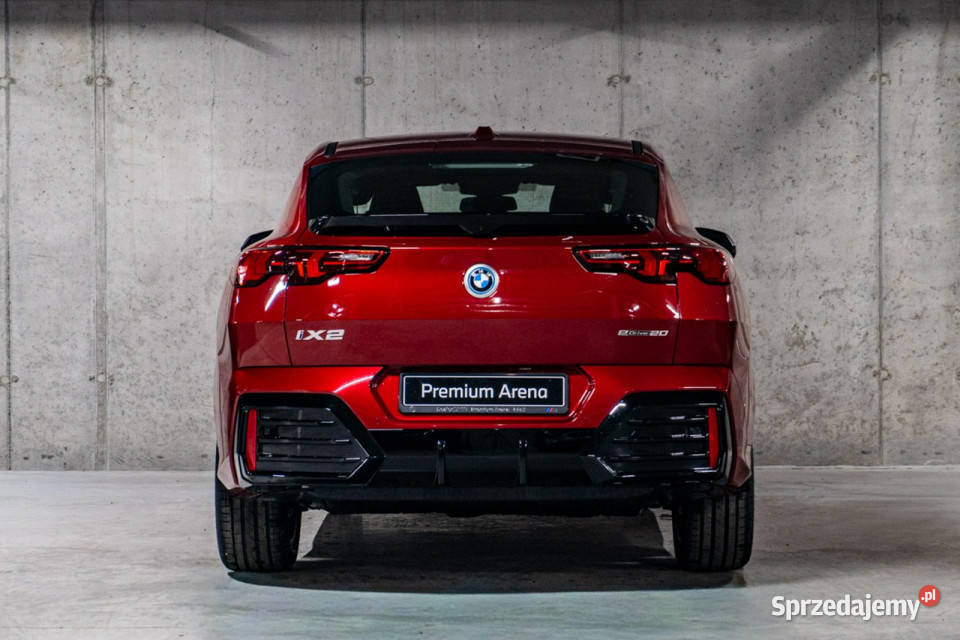 BMW iX2 iX2 eDrive20 Dostępne ręki Łódź sprzedam
