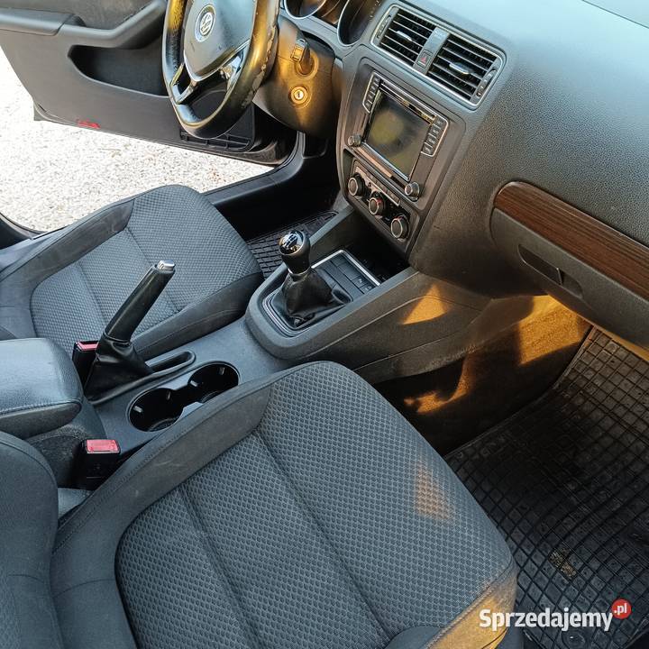 Volkswagen Jetta 2016 r 12 benzyna Salon I Warszawa