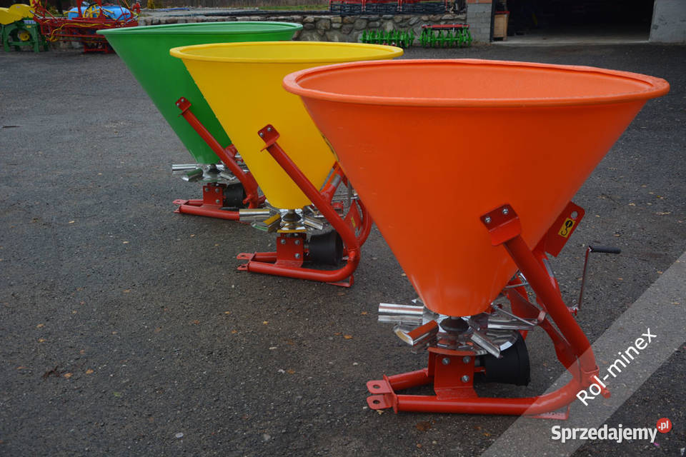 Rozsiewacz do nawozów Strumyk Lejek 300 litrów Rozsiewacze nawozów Dębica