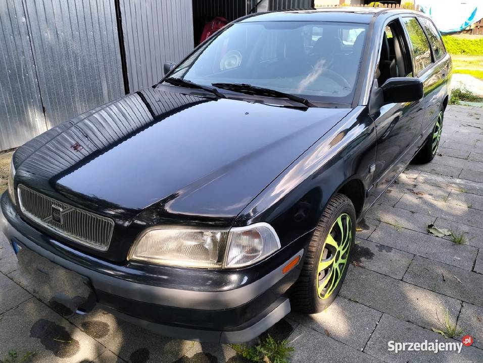 Volvo V40 nowe OC i przegląd lakier metallic Samochody osobowe Chojnice sprzedam