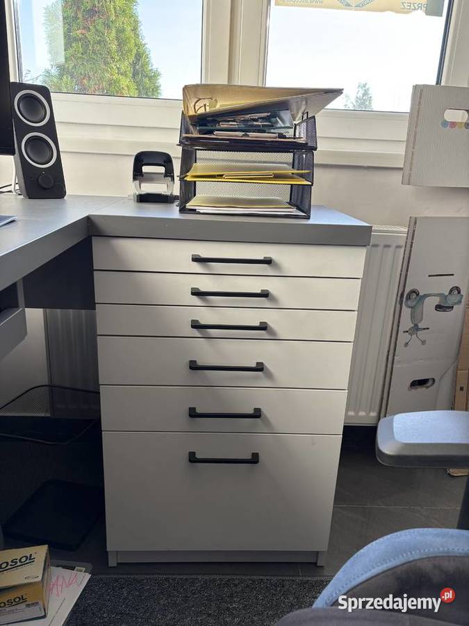 Biurko na wymiar idealne do biura domowego Wrocław