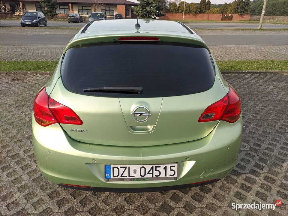 Opel Astra J 2011 benzyna 14 100 184000 CD Wrocław