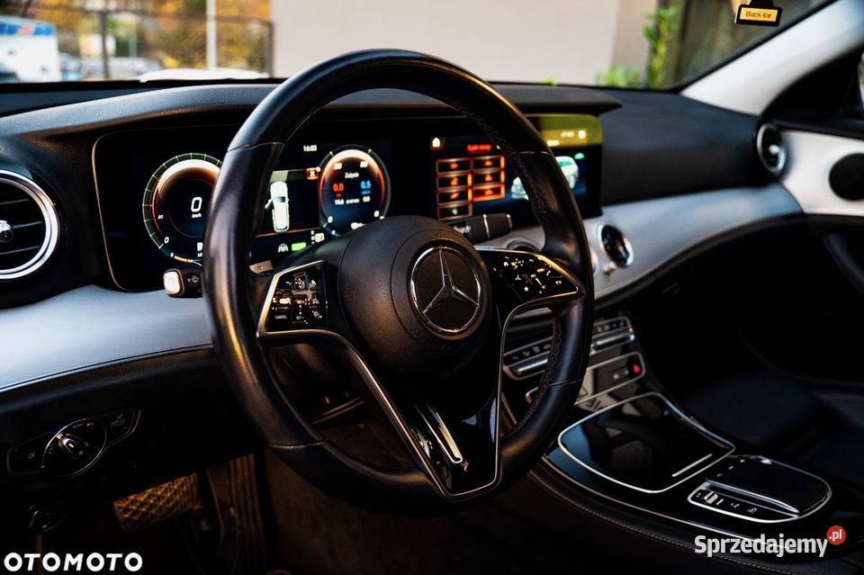 MercedesBenz Klasa E 300 AMGAvantgarde 1991cm3