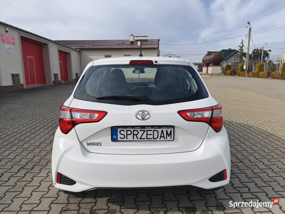 Toyota Yaris III FL 1 0 benzyna Salon Polska