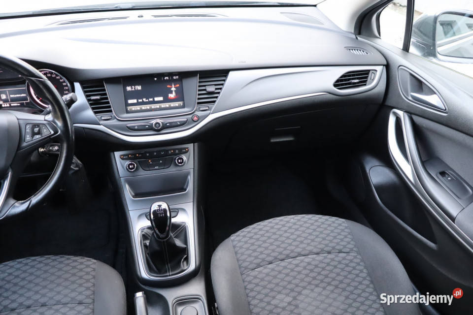 Opel Astra 14 T Rok produkcji 2017 Zabrze
