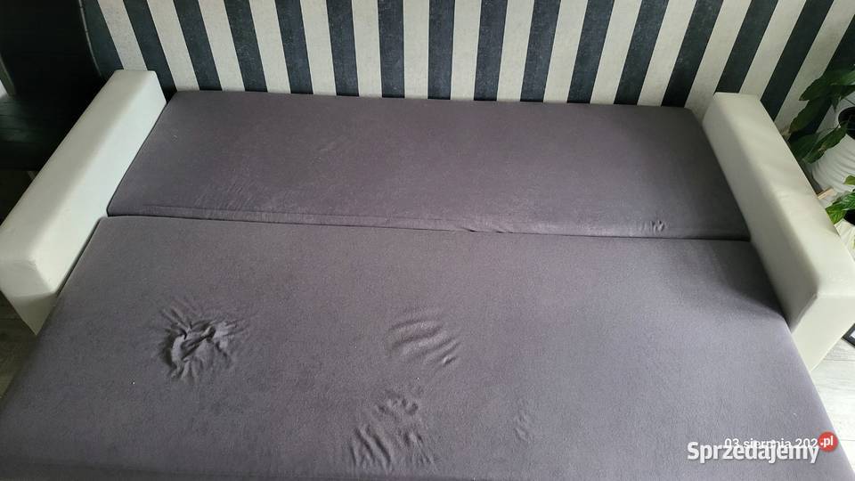 Sofa rozkladana trzy ososbowa Łóżka Słupsk sprzedam