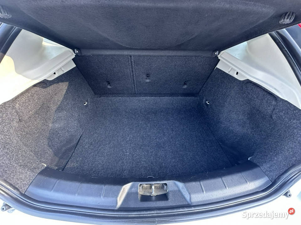 Volvo V40 II 2012 nieuszkodzony