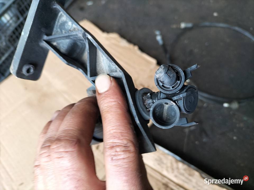 MONDEO MK3 ZBIORNICZEK PŁYNU SPRYSKIWACZ POMPKA Kamień-Kolonia