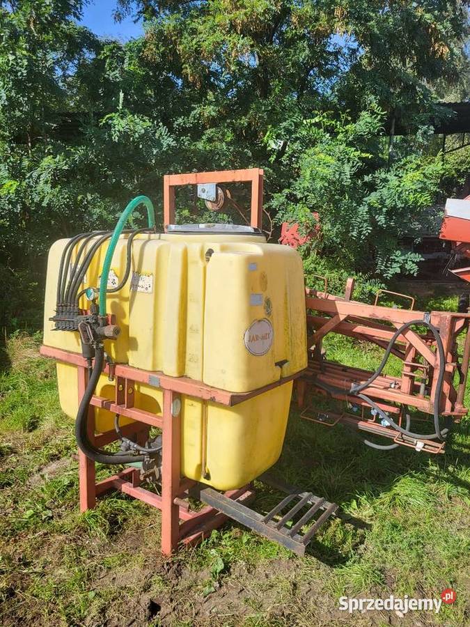 Opryskiwacz o pojemności 600l 15m szerokości Zawieszane Golub-Dobrzyń