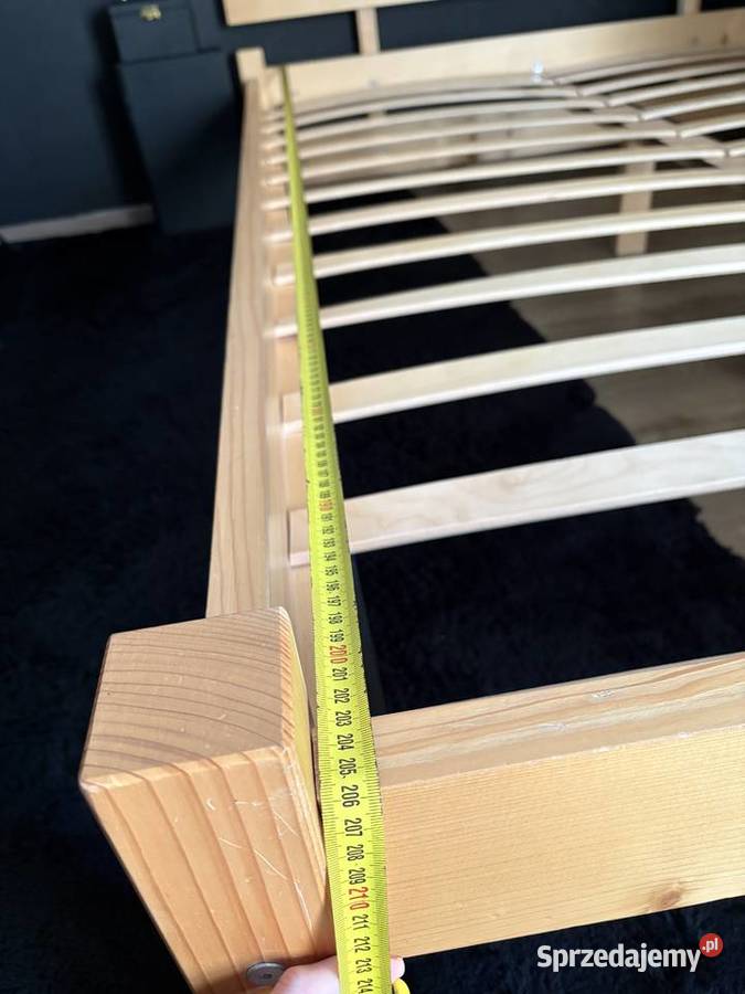 Drewniane łóżko ze stelażem Konin