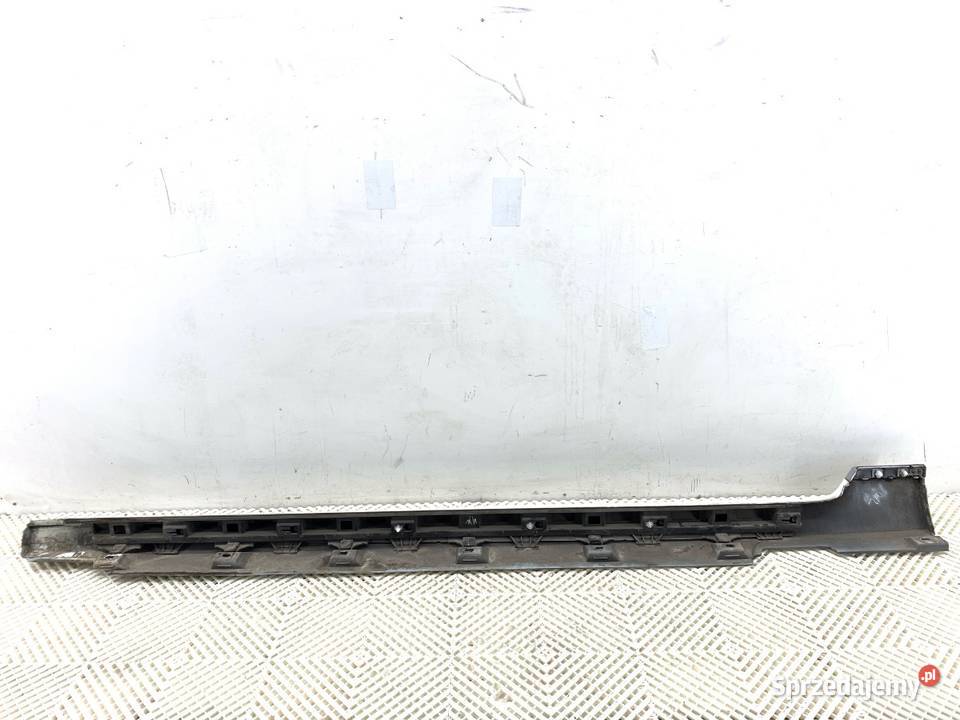 LISTWA PROGOWA PRAWY RLINE VW PASSAT B8 Kombi osobowe Listwy