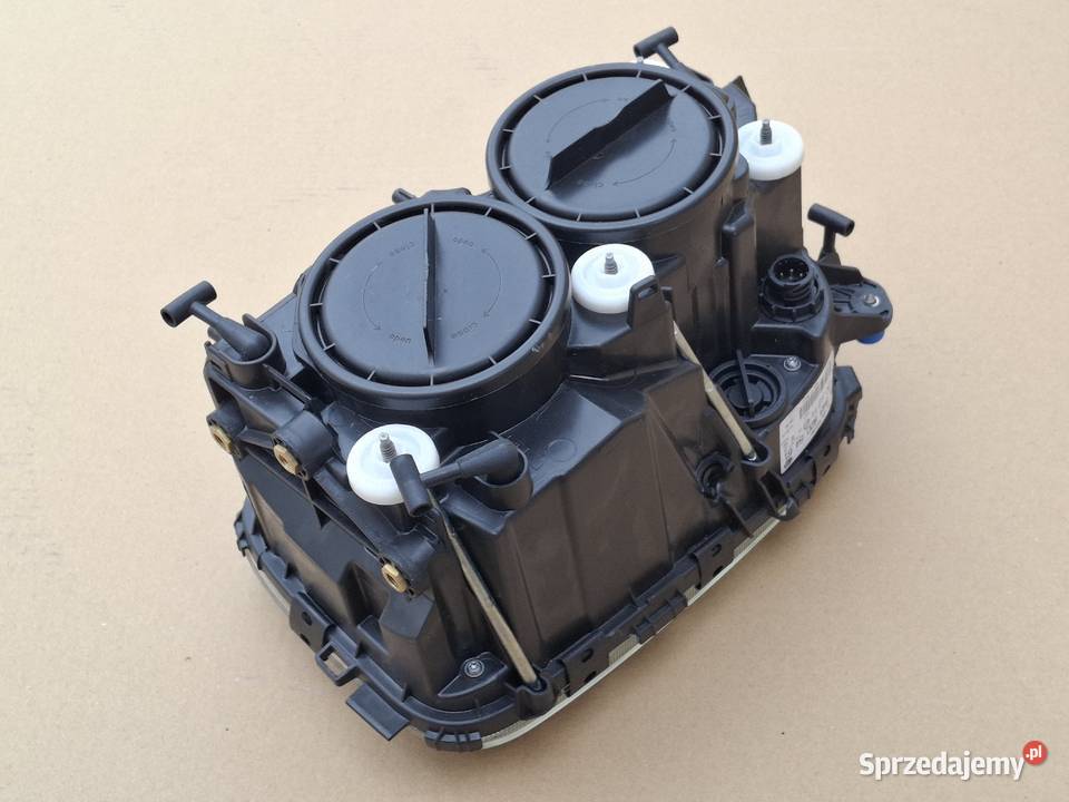 MERCEDES ACTROS MP3 REFLEKTOR PRAWY LAMPA PRAWA Bieleń sprzedam